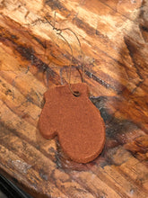 Load image into Gallery viewer, Ginger Bowl Filler Mitten
