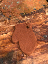 Load image into Gallery viewer, Ginger Bowl Filler Mitten