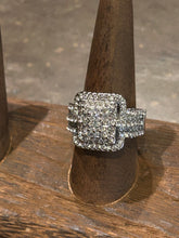 Load image into Gallery viewer, Bougie Boutique Square Diamond ring