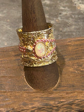 Load image into Gallery viewer, Bougie Boutique Gold Pearl ring
