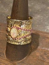 Load image into Gallery viewer, Bougie Boutique Gold Pearl ring