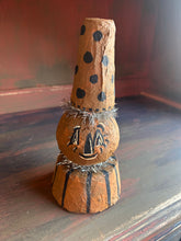 Load image into Gallery viewer, Primitive Pumpkin with hat